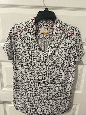 Sport Haley Black & White Pebble Print V-Neck Top with Pink Trim
